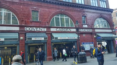 It's not important to me to have a whirlpool, and i'd actually prefer not so i can use bath oils and fancy stuff. The History of Covent Garden Tube Station | An Historian ...
