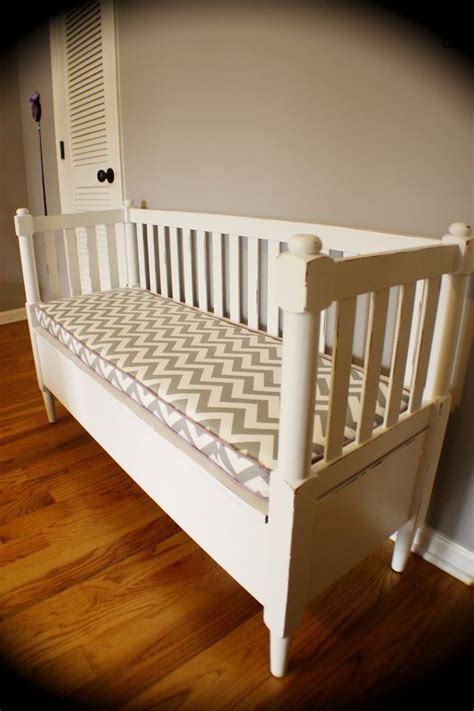 Diy Furniture Plans And Tutorials Turn An Old Crib Into Bench Cribs