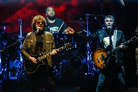 Review Jeff Lynnes Elo At Phillys Wells Fargo Center Gives Fans The