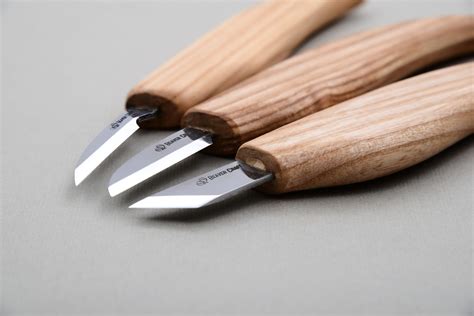 After he was interested in it though, i figured i would set out to find him his own set of tools that would allow him to easily manipulate the wood, while also being the perfect beginner's set. S12 - Starter Wood Carving Knife Set - BeaverCraft ...