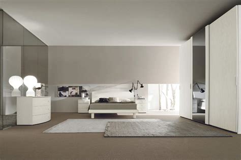 The bedroom furniture sets it provides you come with dark brown. Made in Italy Wood Modern Bedroom Sets with Optional ...