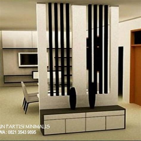 Menempatka partisi ruangan ini di ruang tamu akan memberikan kesan mewah di rumah anda. Sekat Ruang Tengah Minimalis