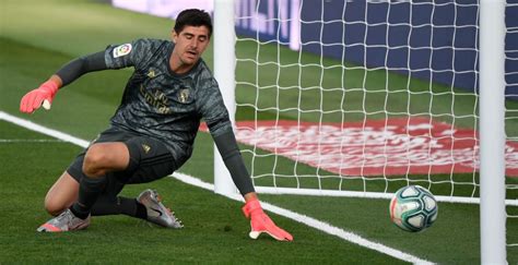 Courtois Hizo Grandes Paradas Cuando El Eibar Más Apretó Al Madrid