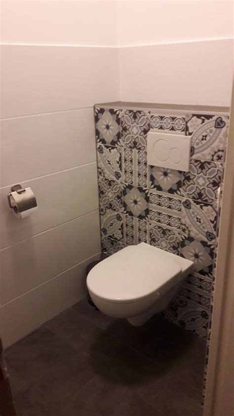 Leuke Patchworktegels 20x20 Op De Achterwand Van Het Toilet 13 Tegelhuys Small Bathroom