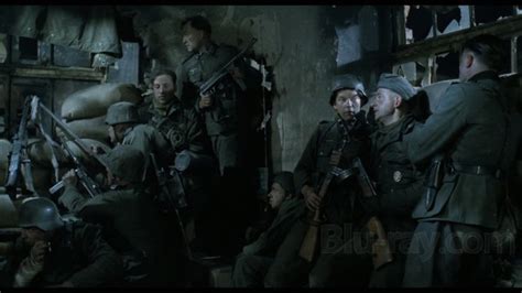 The story follows a group of german soldiers, from their italian r&r in the summer of 1942 to the frozen steppes of soviet russia and ending with the battle for stalingrad. Stalingrad Blu-ray