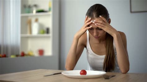 Anorexia Causas Sintomas E Tratamento Do Transtorno Alimentar Saúde