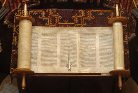 Shemini Atzeret Simchat Torah 101 My Jewish Learning