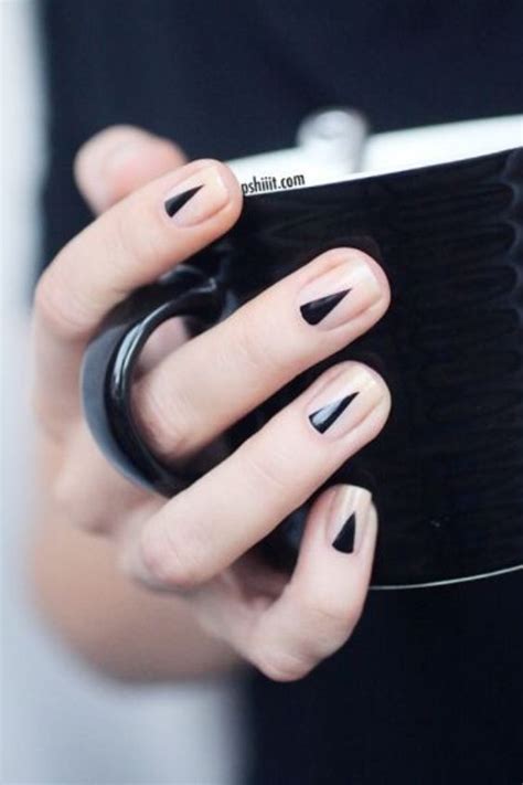 El estilo de las uñas ayuda a reflejar la personalidad y el estilo. 26 originales diseños de uñas con formas geométricas