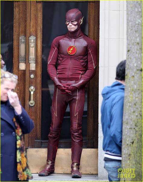Grant Gustin Gives Out Bunny Ears On The Flash Set Photo 3333042