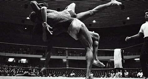 Rickson Gracie In Crazy No Rules Fight Against Giant In 1980 Mma