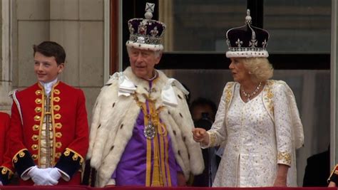 Watch King Charles Iii Make First Balcony Appearance After Coronation Cnn