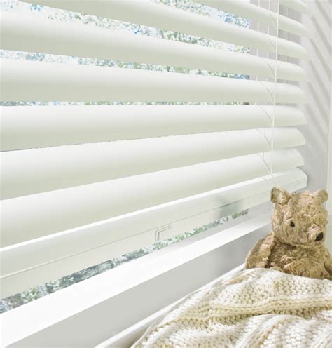 Hunter douglas' popular celebrity, decor, and lightlines 1inch blinds feature a clean, simplified design that enhances. cordless-blinds-modern-precious-metals-by-Bazaar-Home ...