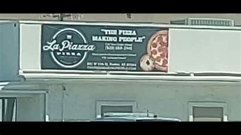 Police pigging out on pizza - YouTube