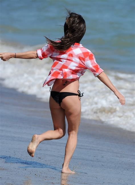 Kelly Monaco Showing Off Her Bikini Body At A Beach Party In Malibu