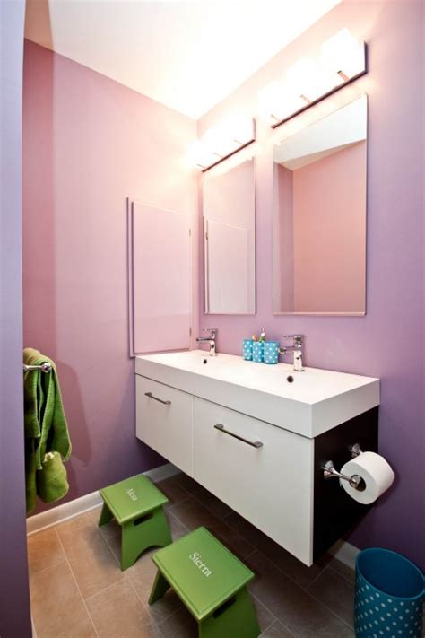 Now if you could only figure out how to get that toothpaste off of the ceiling. Picture Of Kids Bathroom Decor Ideas