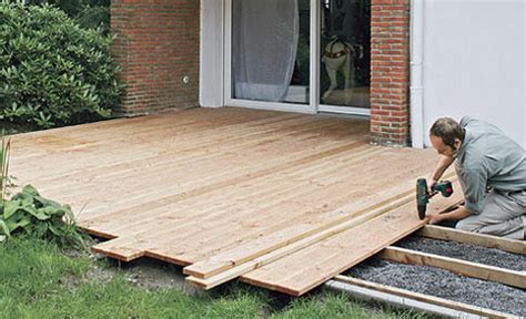 Gartenhaus bauen mit fundament mit der anleitung von hornbach: Terrasse aus Holzdielen bauen | Holzarbeiten & Möbel | selbst.de