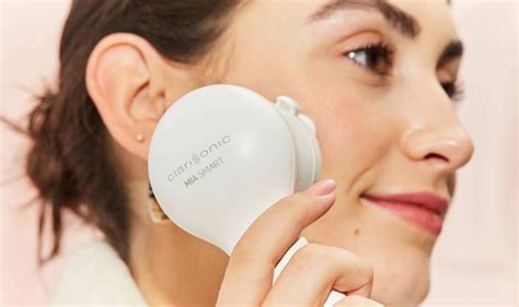 I Gave Myself An At Home Facial Massage With The Clarisonic Firming