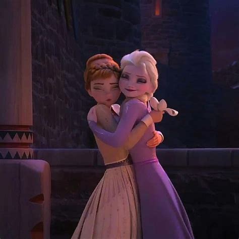 When You Have A Hug You Are Never Cold What Do You Think 😍⛄💙 Frozen