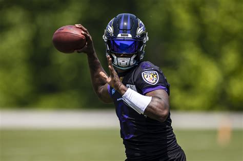 The Ravens Arent Letting Media Film Lamar Jackson Throws Anymore