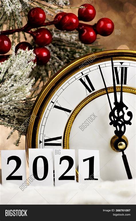 Time On Clock 2021 Image And Photo Free Trial Bigstock