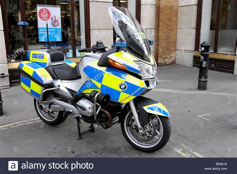 Taio taiz tao taoi taot thun triumph car triumph motorcycle ural van hool vand vent vespa vict victory motorcycles wolf yamaha yiben yong zhen zhng zongshen. Police, Metropolitan Police, police motorcycle, BMW, London, England Stock Photo: 26006577 - Alamy