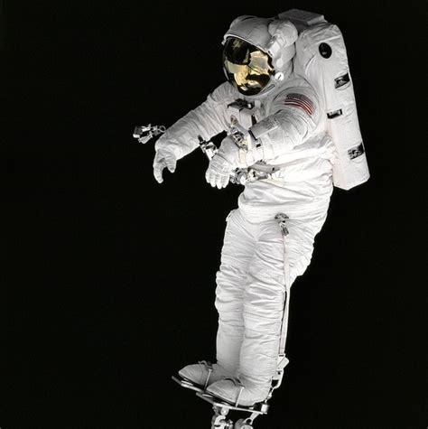 Oxygen working astronaut suit pack space nasa | Free Photo