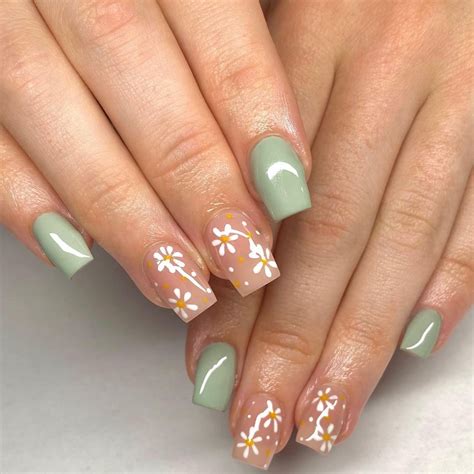 32 Sage Green Nails That Are So Chic We Re Dying Artofit