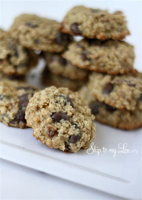 Here are 27 holiday cookie recipes, all under 100 calories without sacrificing flavor or tasting like those unfortunate diet cookies they used to sell back in the 1990s. Low Fat Oatmeal Raisinet Cookie Recipe | Skip To My Lou