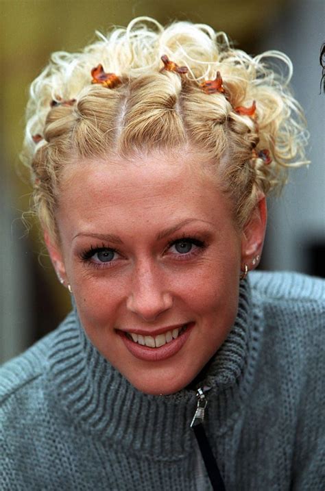 29 Forgotten Trends All Late 90s Girls Were Slightly Obsessed With Hairstyles 00s Early 2000s