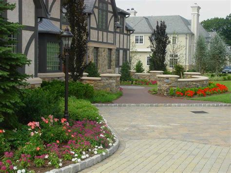 31 Amazing Front Yard Landscaping Designs and Ideas - Remodeling Expense