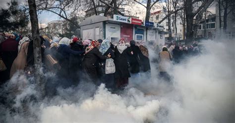 Police Stand Watch After Turkey Seizes Zaman Newspaper New York Daily