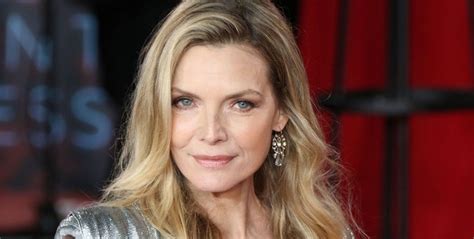 Captivating Photo Of 62 Year Old Actress Michelle Pfeiffer Yaay
