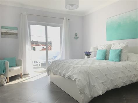 Maybe you would like to learn more about one of these? Dormitorio gris, blanco y turquesa | Dormitorio turquesa ...