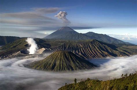 See The Volcanos In Indonesia Indonesia Tourism National Parks Most