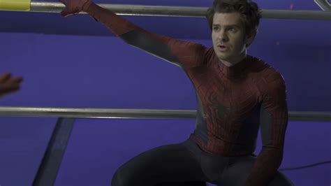 that leaked video of andrew garfield on the set of spider man no way home might just be