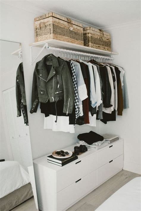25 Stylish Minimalist Closet Design Ideas Shelterness