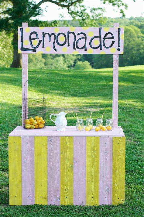 The Mcivers Hollis Lemonade Stand