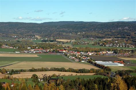Открыть страницу «holmestrand kommune» на facebook. Holmestrand kommune | Det ble lovet null eiendomsskatt ...