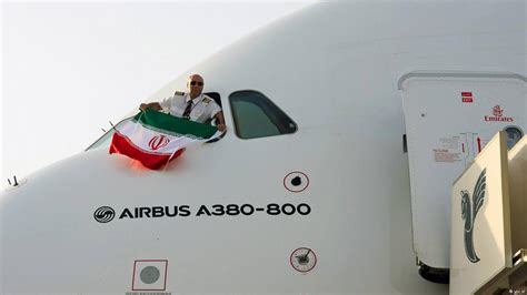 خلبان ایرانی بزرگترین هواپیمای جهان را در تهران نشاند Dw ۱۳۹۳۷۱۵