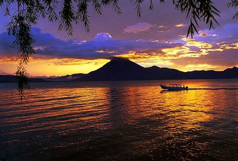 Sunset On Lake Atitlan Lago De Atitlán Fotos Espectaculares