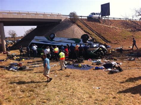 A deadly accident near kranskop, limpopo on the morning of the 29th of sept 2018. Photos of fatal bus crash on N1 | Road Safety Blog