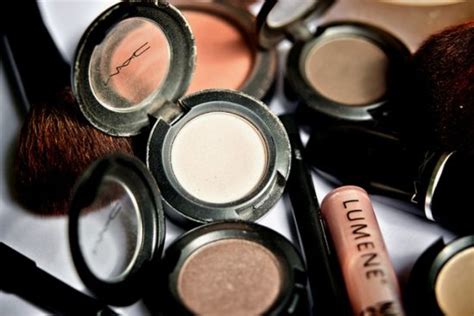 7 Dangerous Chemicals In Your Cosmetics Organic Authority