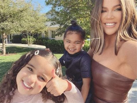 khloe kardashian shares a lovely selfie with dream daughter of true and rob on the last day of