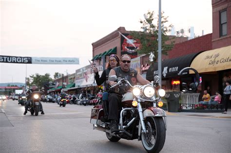 Hundreds Of Thousands Of Bikers Expected In Sturgis Despite Delta Variant The New York Times