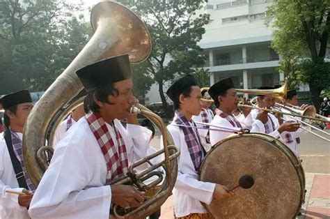 Betawi adalah suku bangsa asli indonesia yang ada di propinsi dki jakarta, ibukota negara republik indonesia. Macam Alat Musik Tradisional Betawi - SegundosFuera.com