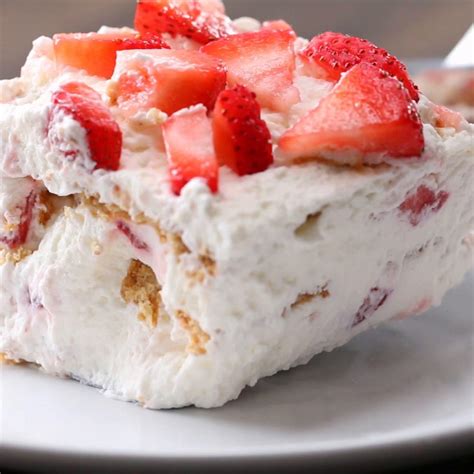 3 ingredient strawberry icebox cake recipe by tasty