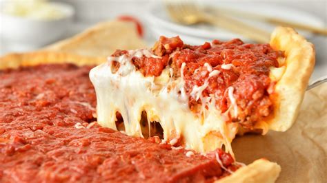 A Beginners Guide To Chicago Deep Dish Pizza