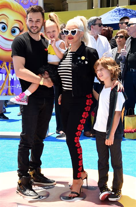 Christina Aguilera Brings Her 4 Year Old Daughter Summer On Stage For