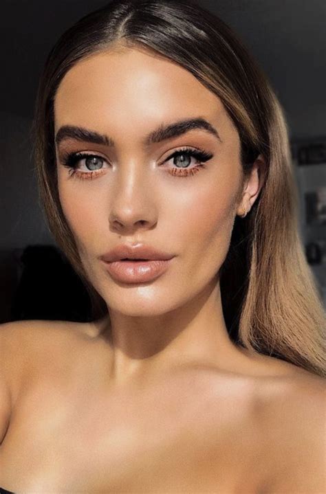 Natural Makeup Ideas Bold Defined Brows Sunkissed Glowy Skin