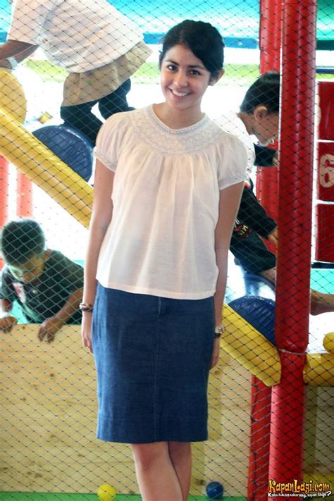 Rina nose tanggalkan jilbab 8 seleb ini tetap istiqomah. GALERI PENAMPILAN SEDERET ARTIS SEBELUM DAN SESUDAH ...